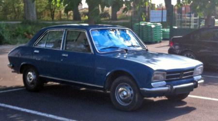 Voiture de collection « Peugeot 504 GLD »