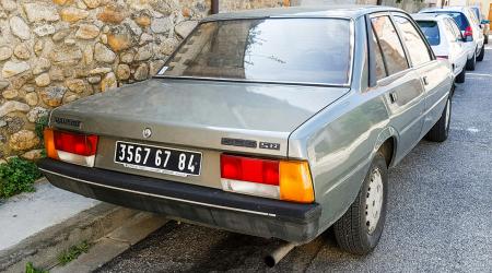 Voiture de collection « Peugeot 505 SR »