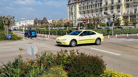 Voiture de collection « Peugeot 406 coupé »