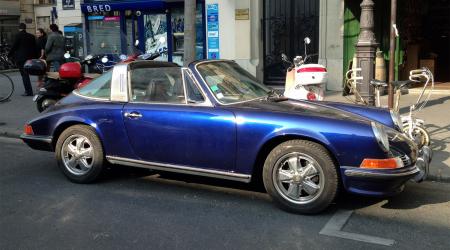 Voiture de collection « Porsche 911 Targa bleue »