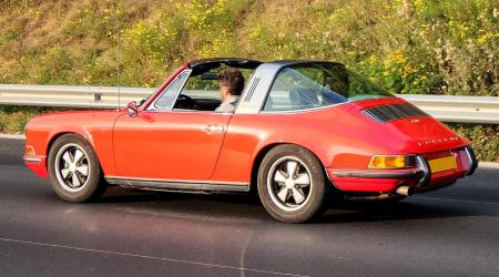 Voiture de collection « Porsche 911E Targa »