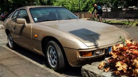 Voiture de collection « Porsche 924 »