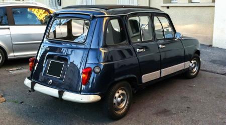 Voiture de collection « Renault 4 GTL »