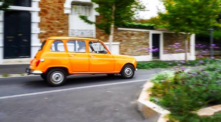 Voiture de collection « Renault 4 »