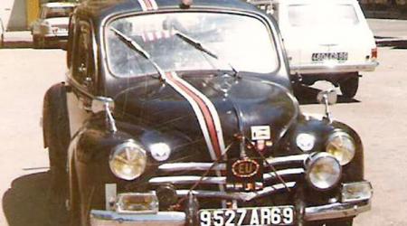 Voiture de collection « Renault 4cv - 1ère voiture »