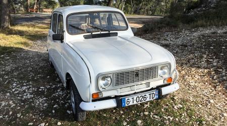 Voiture de collection « Renault 4 GTL »