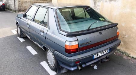 Voiture de collection « Renault 11 GTX »