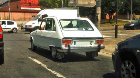 Voiture de collection « Renault 16 »