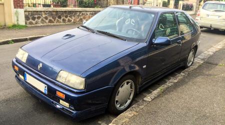 Voiture de collection « Renault 19 16S »