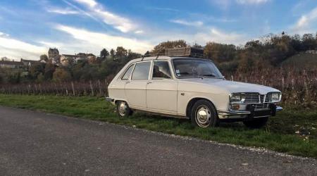 Voiture de collection « Renault 16 »