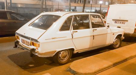 Voiture de collection « Renault 16 »