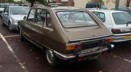 Voiture de collection « Renault 16 TL »