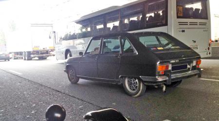 Voiture de collection « Renault 16 tx sur le périph' »