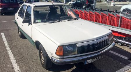 Voiture de collection « Renault 18 TL »