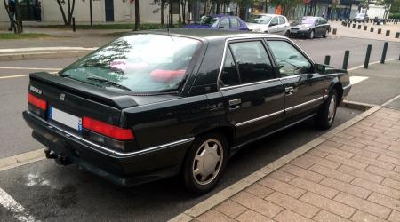 Voiture de collection « Renault 25 TXI »