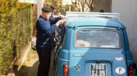 Voiture de collection « Renault 4 TL »