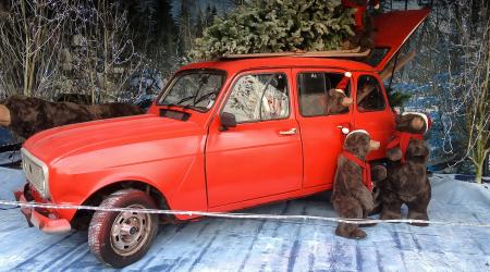 Voiture de collection « Renault 4 de Noël ! »