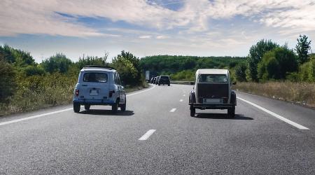 Voiture de collection « 4L et 2 CV ! »