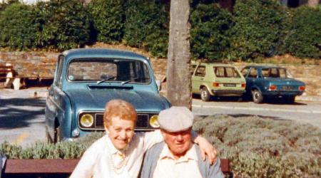 Voiture de collection « Renault 4 »