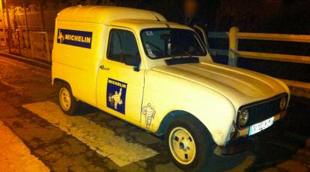 Voiture de collection « Renault 4 Fourgonnette »