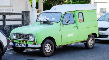 Voiture de collection « Renault 4 fourgonnette « Kéké » »