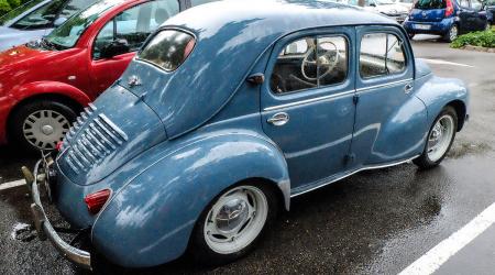 Voiture de collection « Renault 4CV »