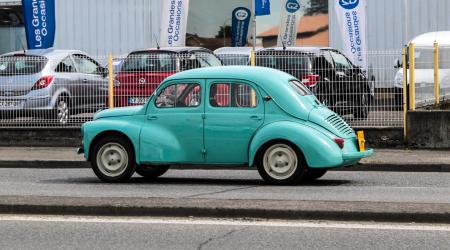 Voiture de collection « Renault 4CV »