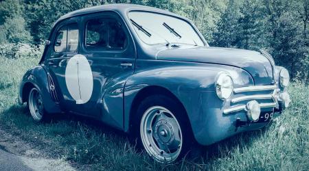 Voiture de collection « Renault 4CV »