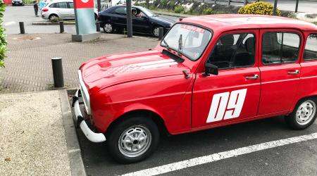 Voiture de collection « Renault 4L »