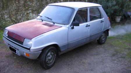 Voiture de collection « Renault 5 »