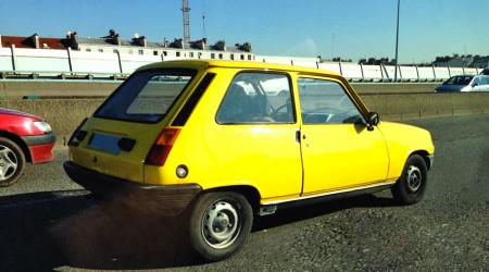 Voiture de collection « Renault 5 »