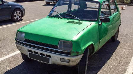 Voiture de collection « Renault 5 »