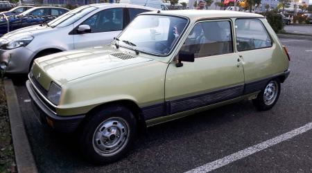 Voiture de collection « Renault 5 GTL »