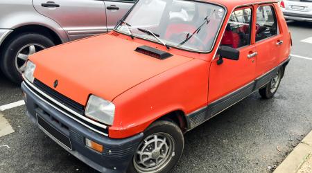 Voiture de collection « Renault 5 GTL »