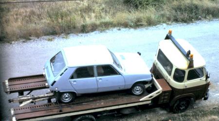 Voiture de collection « Renault 5 GTL 4 portes et Saviem SG5 »