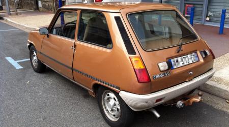 Voiture de collection « Renault 5 LS »