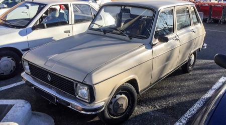 Voiture de collection « Renault 6 TL »