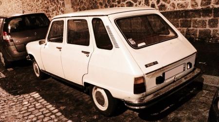 Voiture de collection « Renault 6 TL »