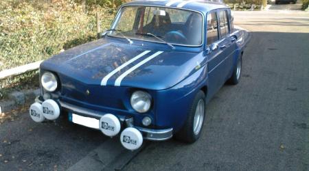 Voiture de collection « Renault 8 »