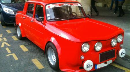 Voiture de collection « Renault 8 Malbaré »