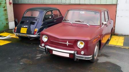 Voiture de collection « Renault 8 & Fiat 500 »