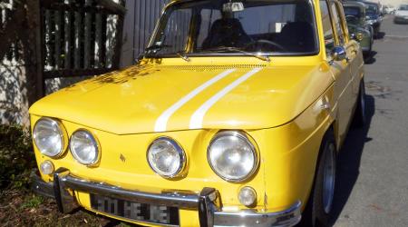 Voiture de collection « Renault 8 Gordini jaune »