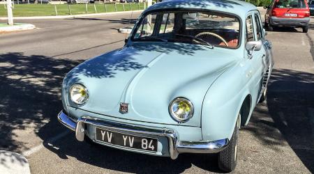 Voiture de collection « Renault Dauphine »