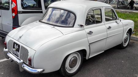 Voiture de collection « Renault Dauphine »