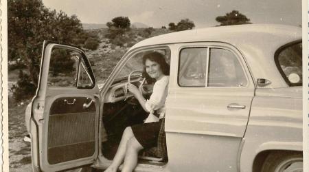 Voiture de collection « Renault Dauphine en 1963 »