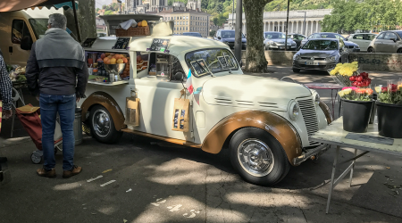 Voiture de collection « Renault Dauphinoise / Juva4 »