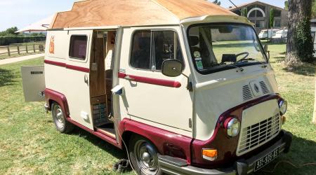 Voiture de collection « Renault Estafette »