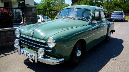 Voiture de collection « Renault Frégate »