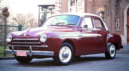 Voiture de collection « Renault Frégate »