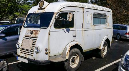 Voiture de collection « Renault Goélette »